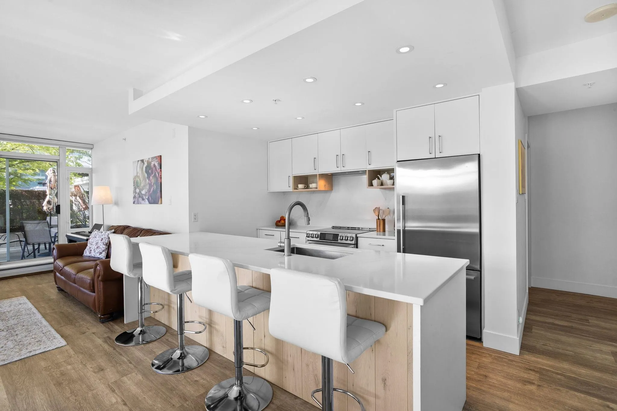 158 W 13th Street #306