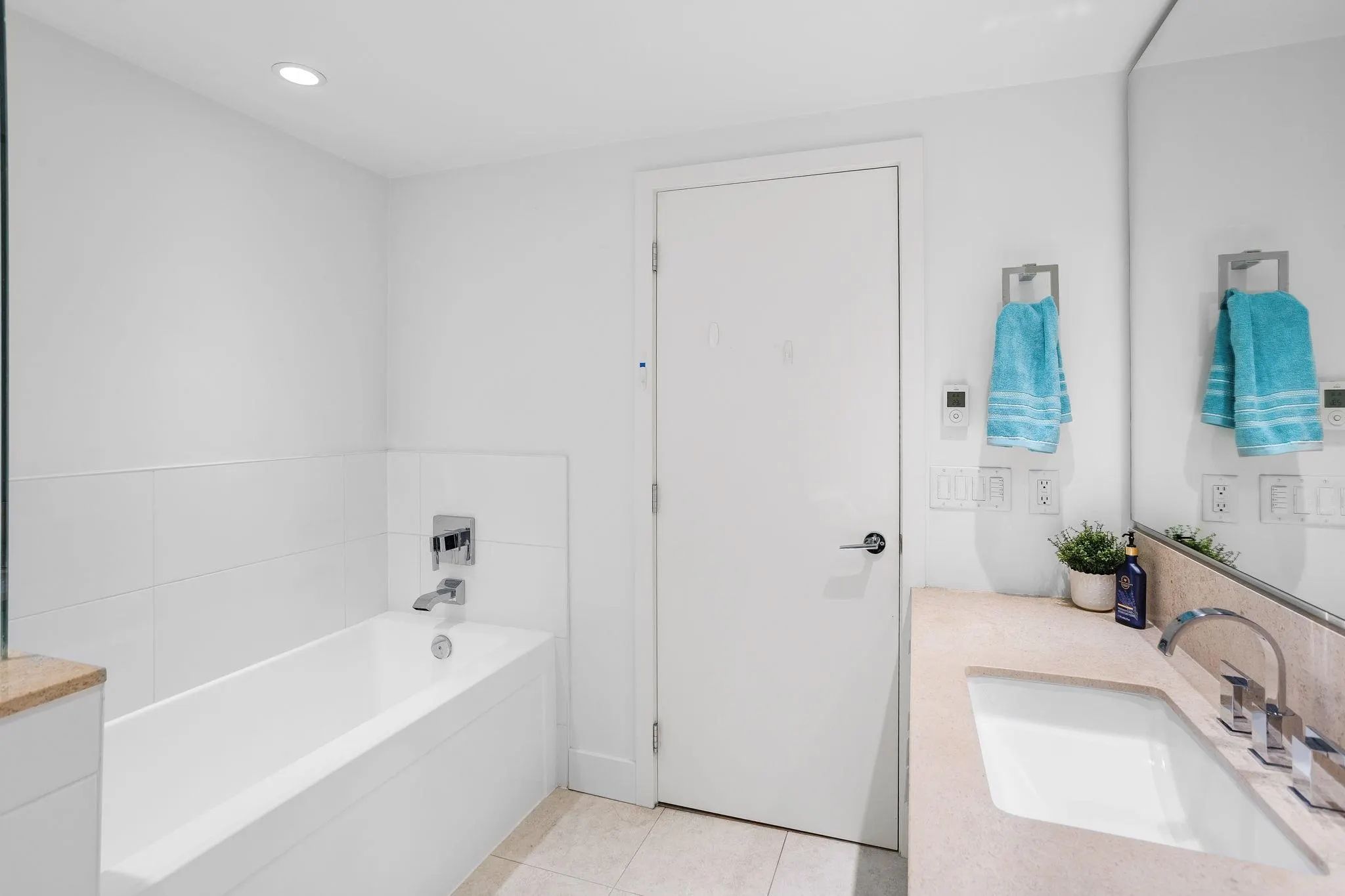158 W 13th Street #306