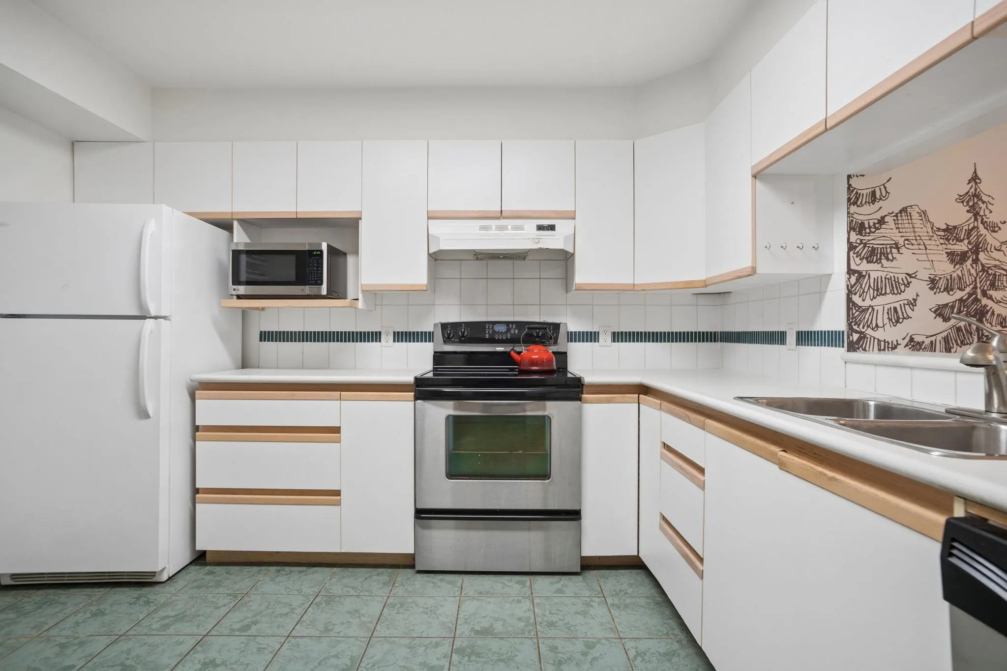 1655 Augusta Avenue #108