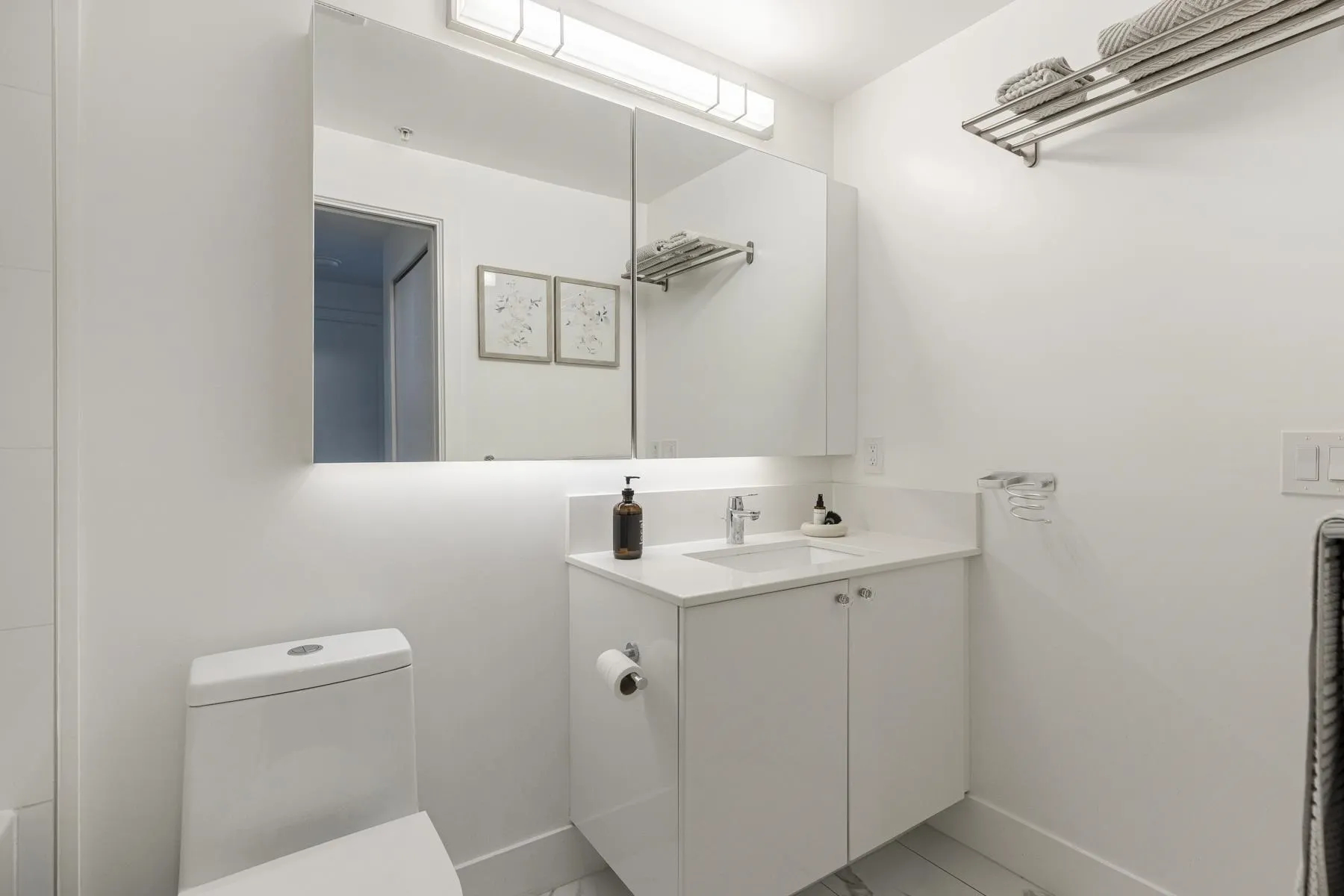 2435 Kingsway #1105