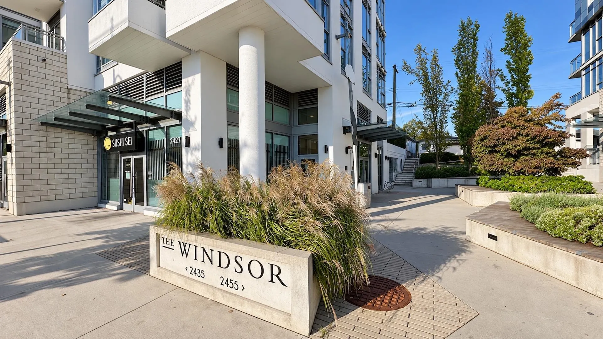 2435 Kingsway #1105