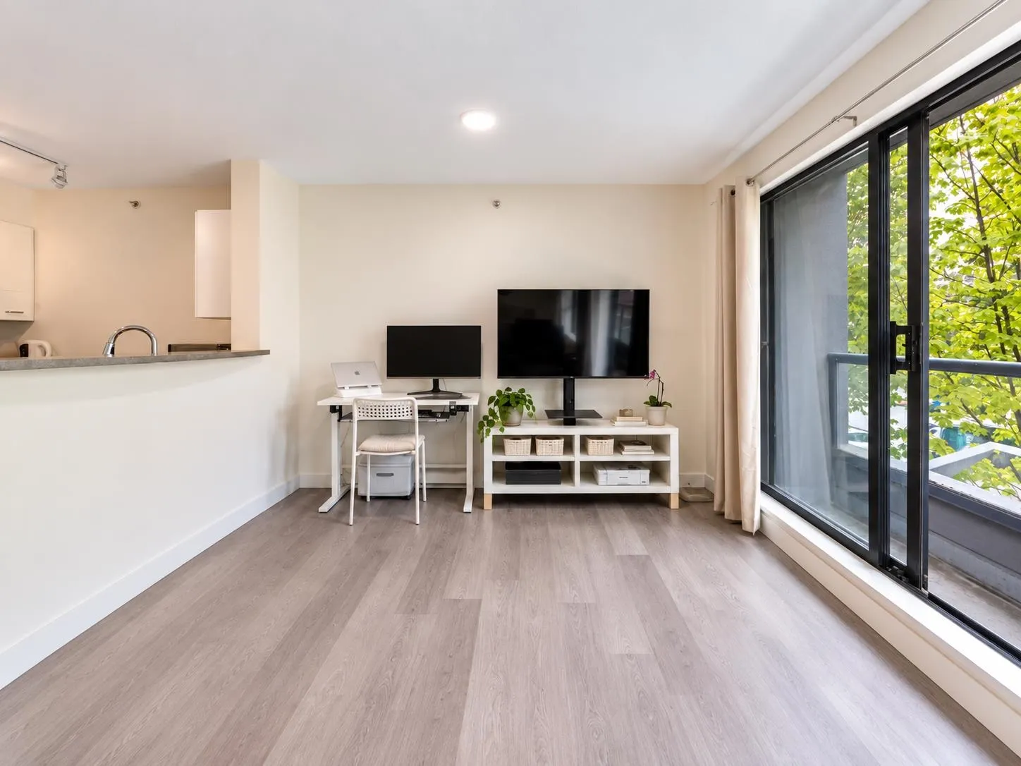 3438 Vanness Avenue #205