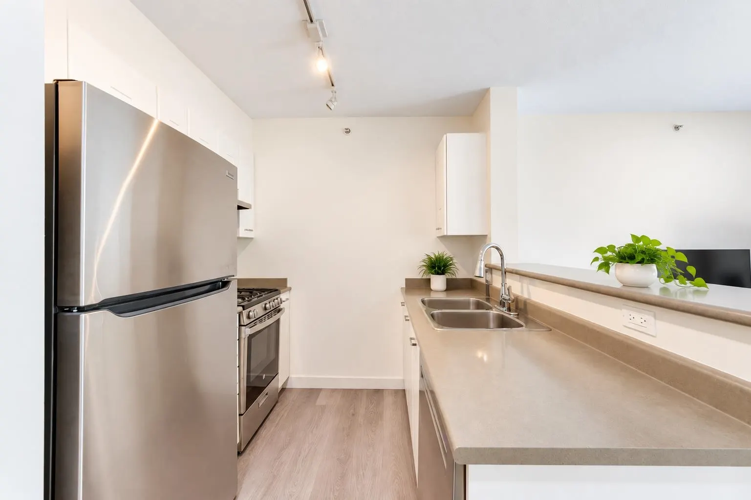 3438 Vanness Avenue #205