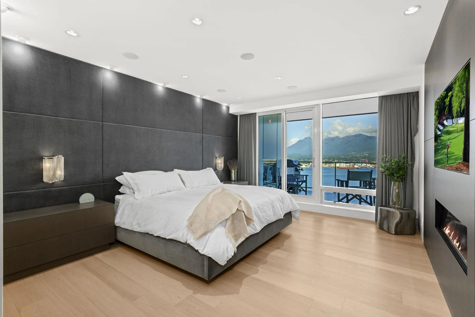 1011 W Cordova Street #3401