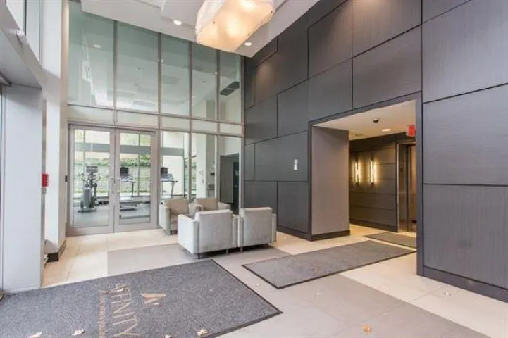 2200 Douglas Road #403