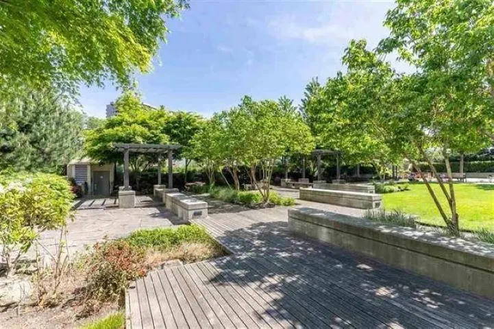 2200 Douglas Road #403