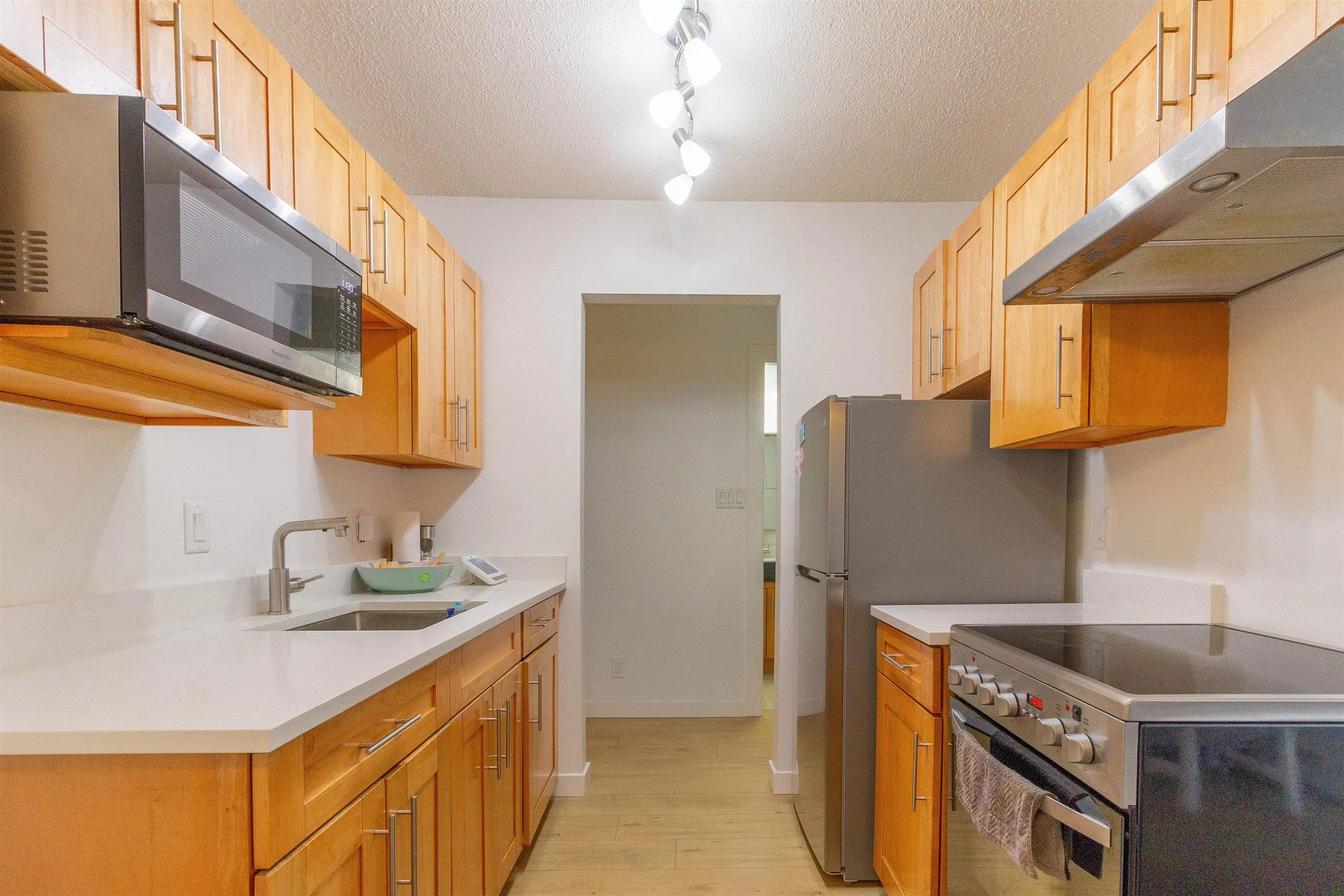 270 W 1st Street #210