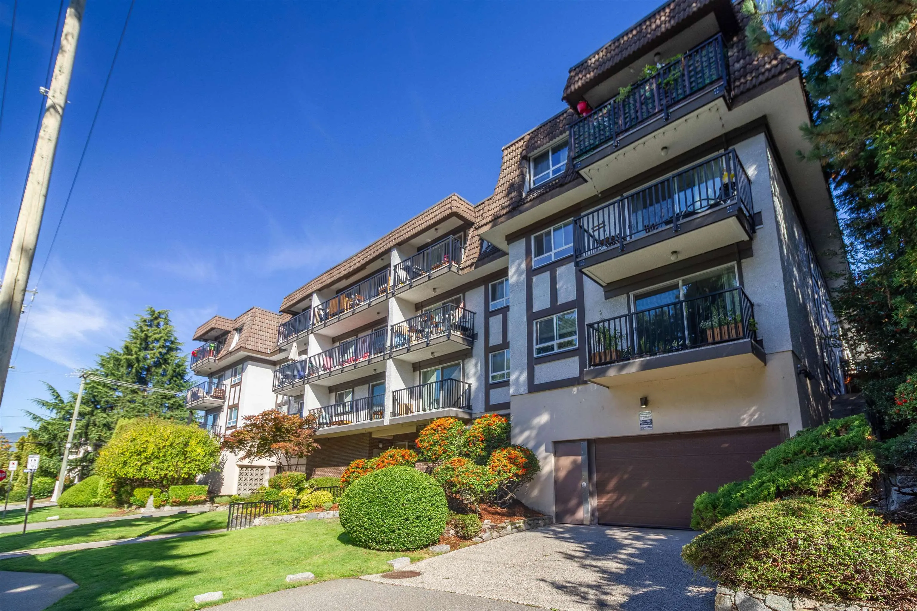 270 W 1st Street #210