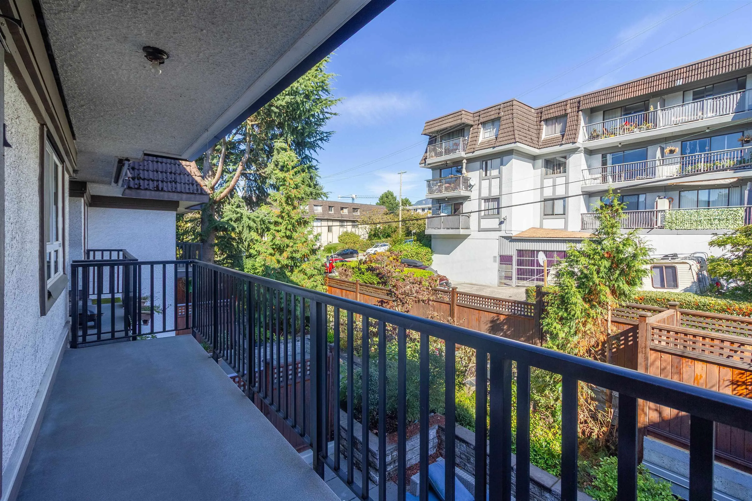 270 W 1st Street #210