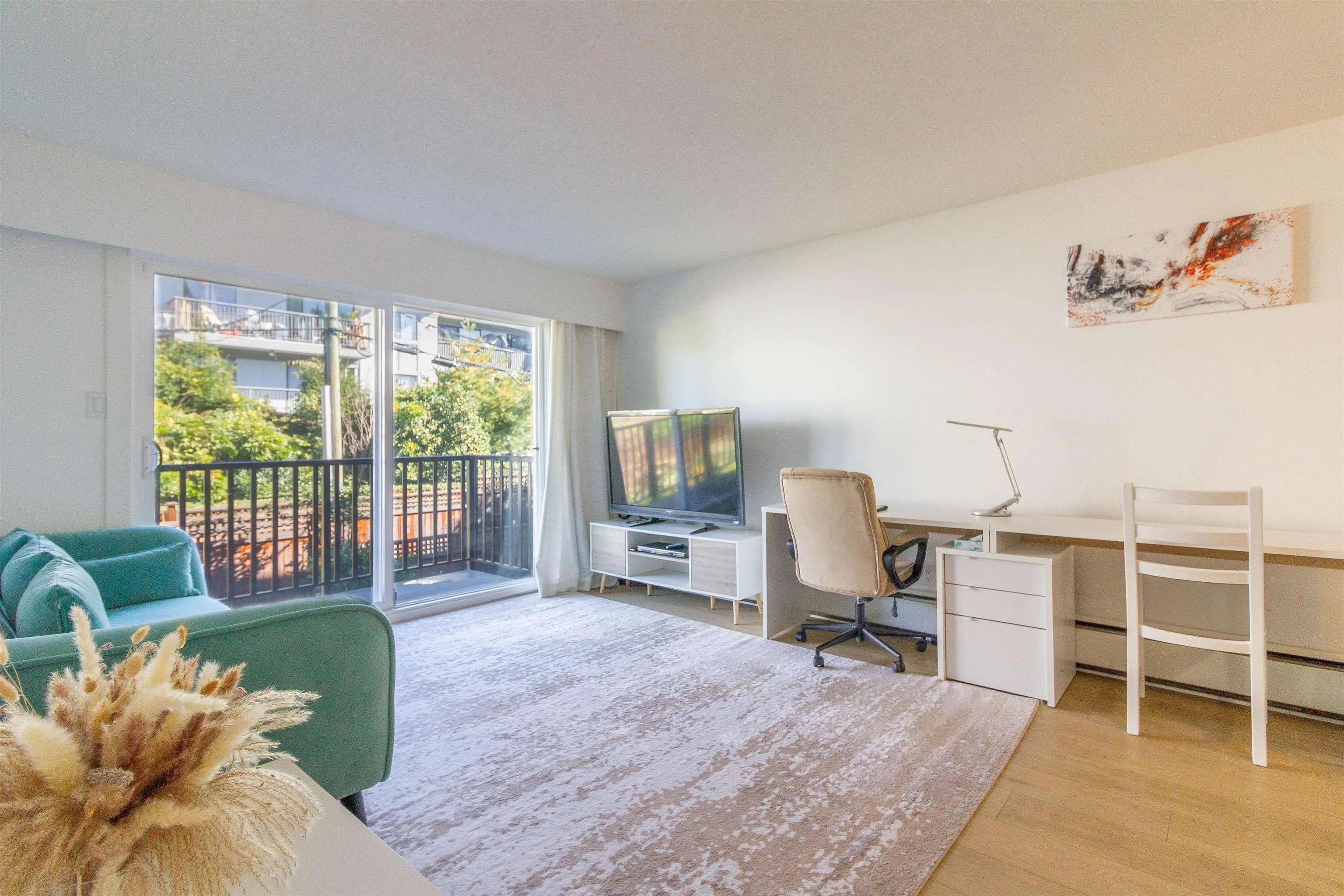 270 W 1st Street #210