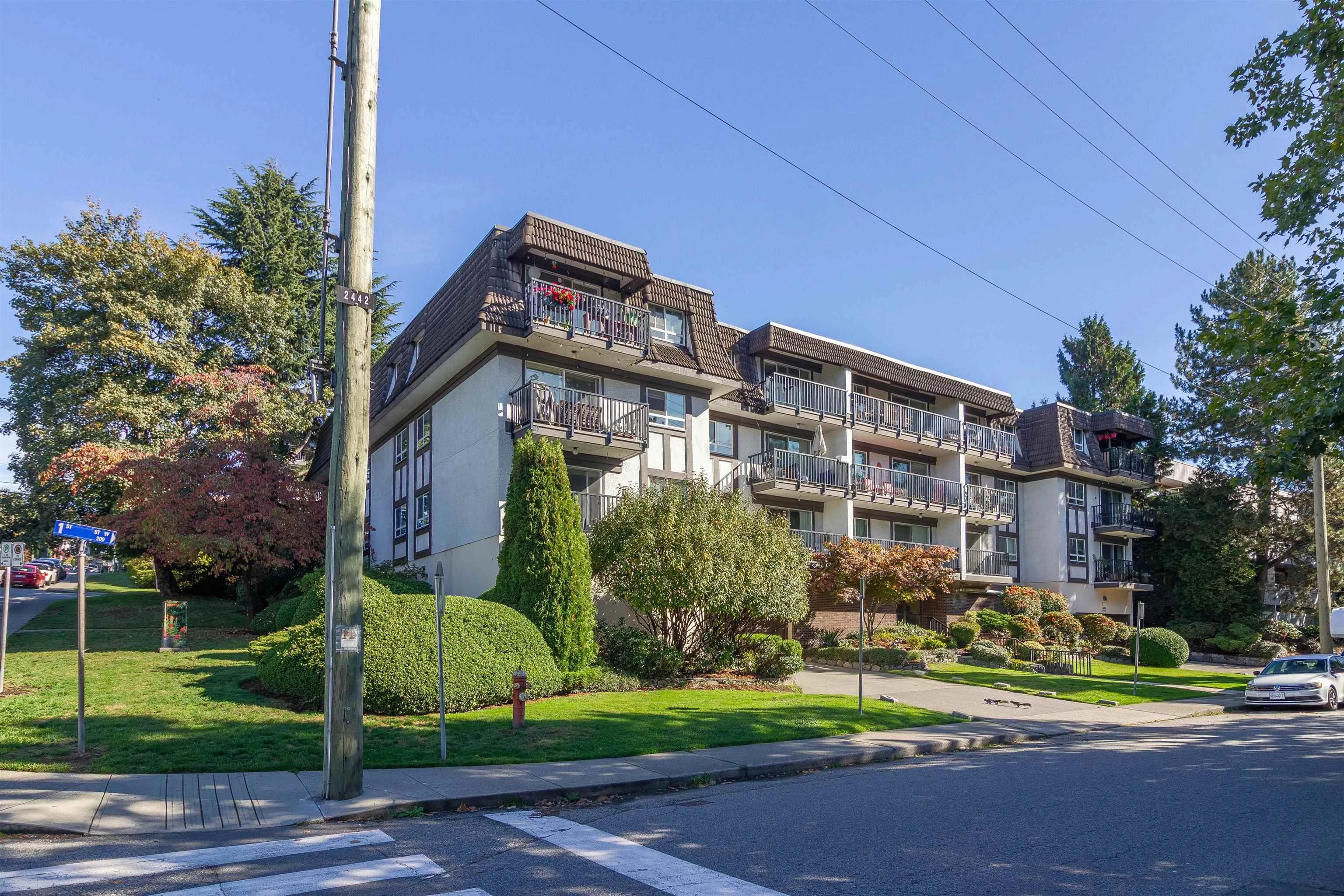 270 W 1st Street #210