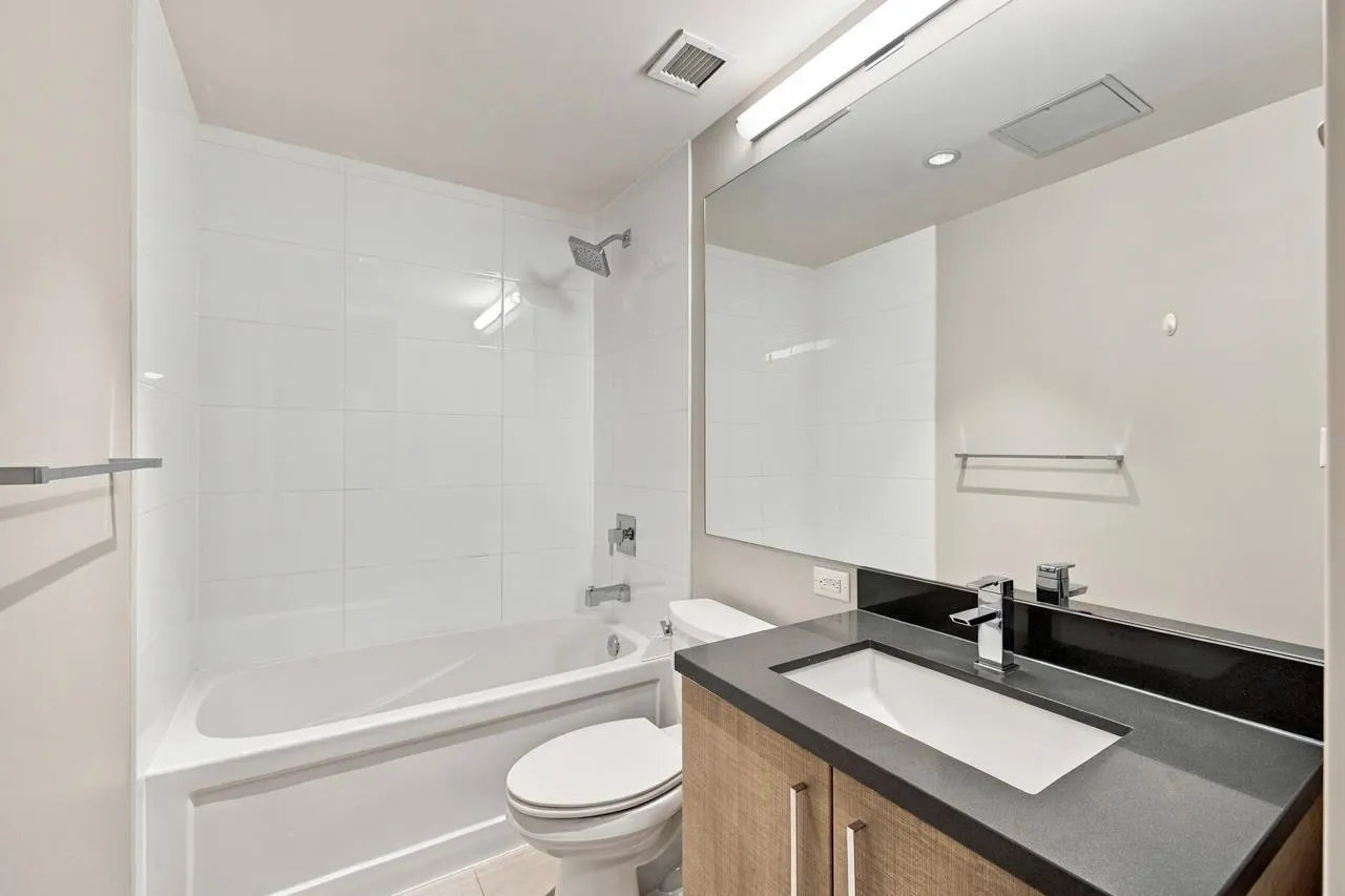 1788 Ontario Street #402