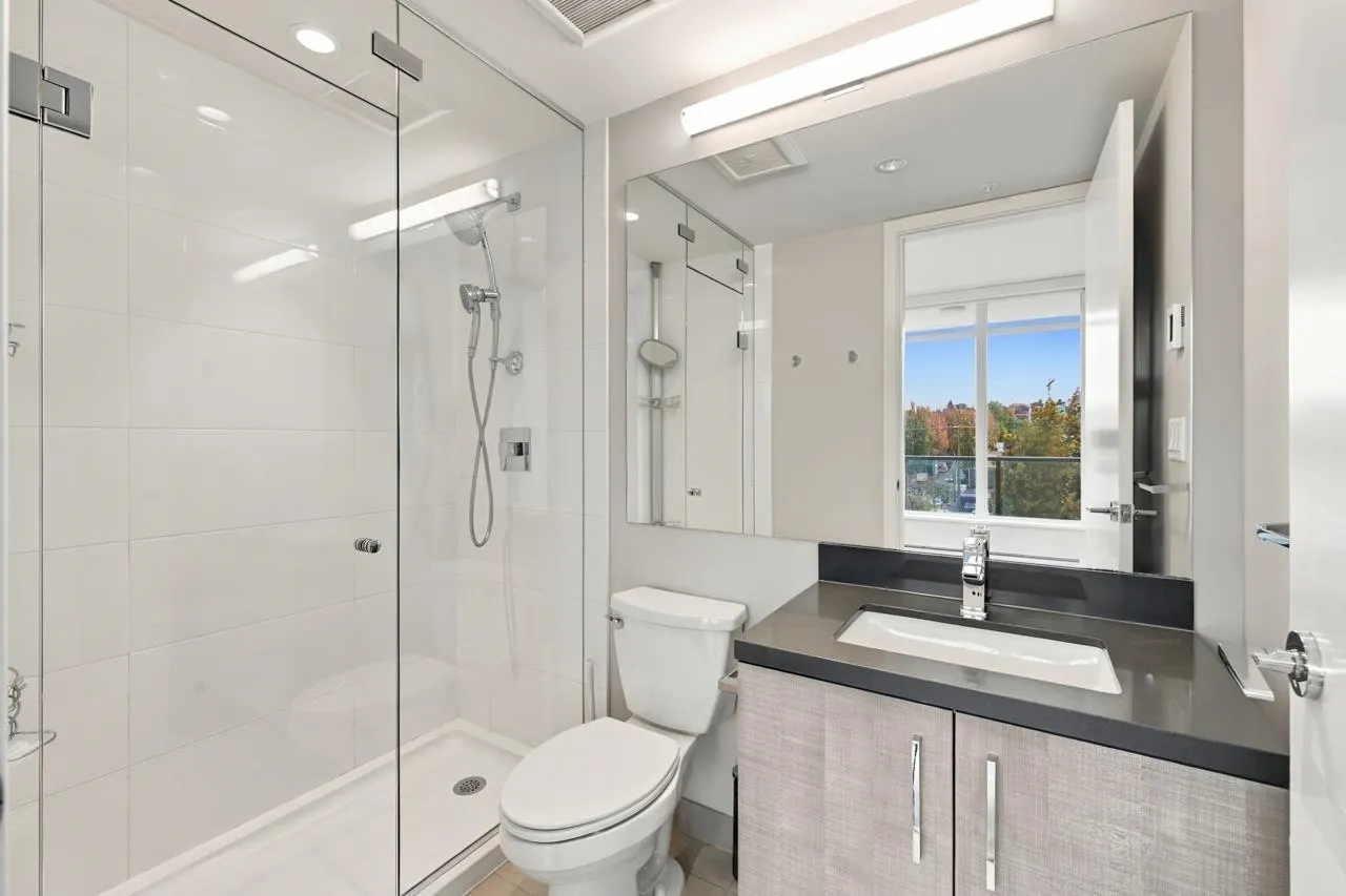 1788 Ontario Street #402