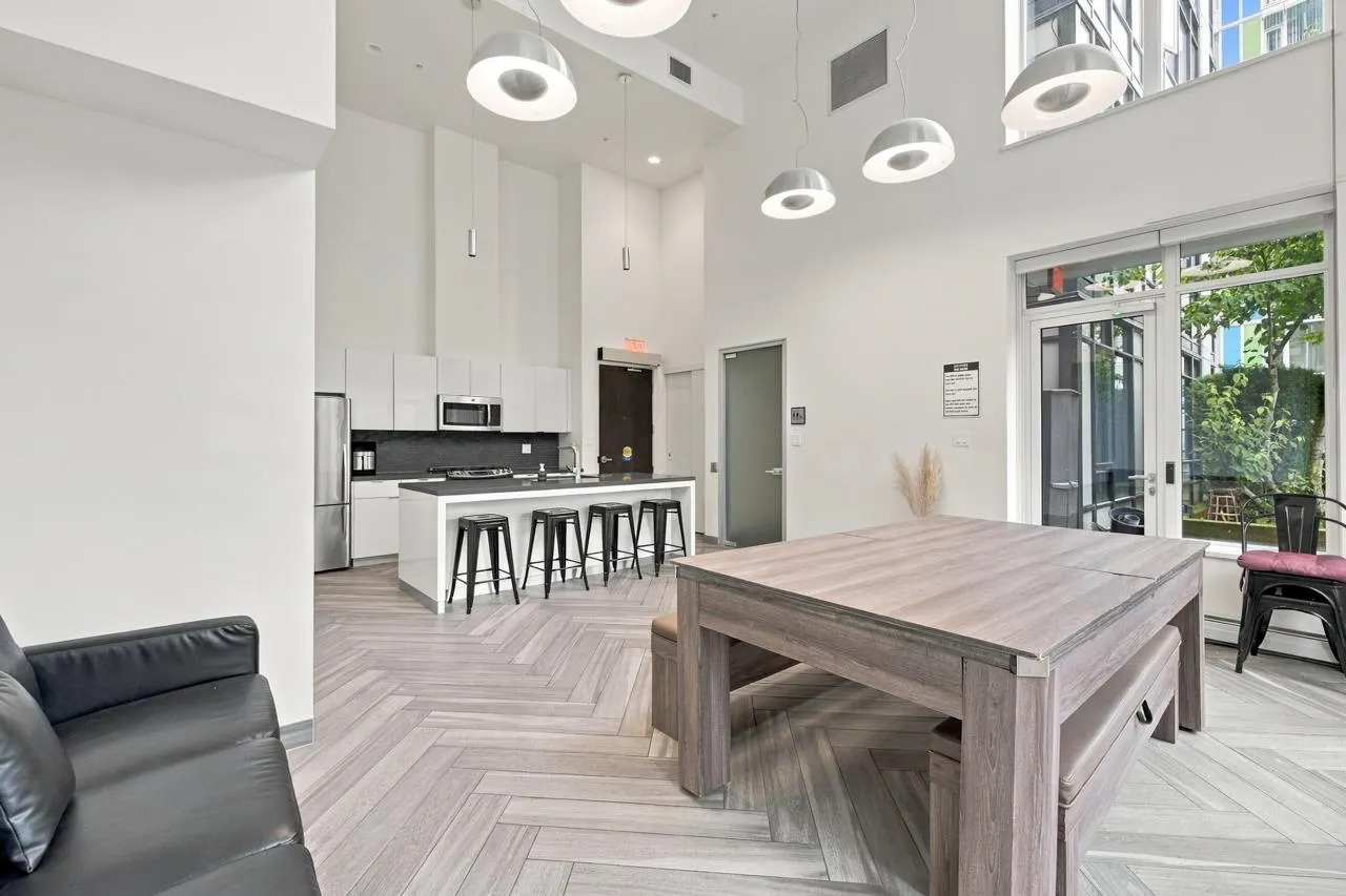 1788 Ontario Street #402