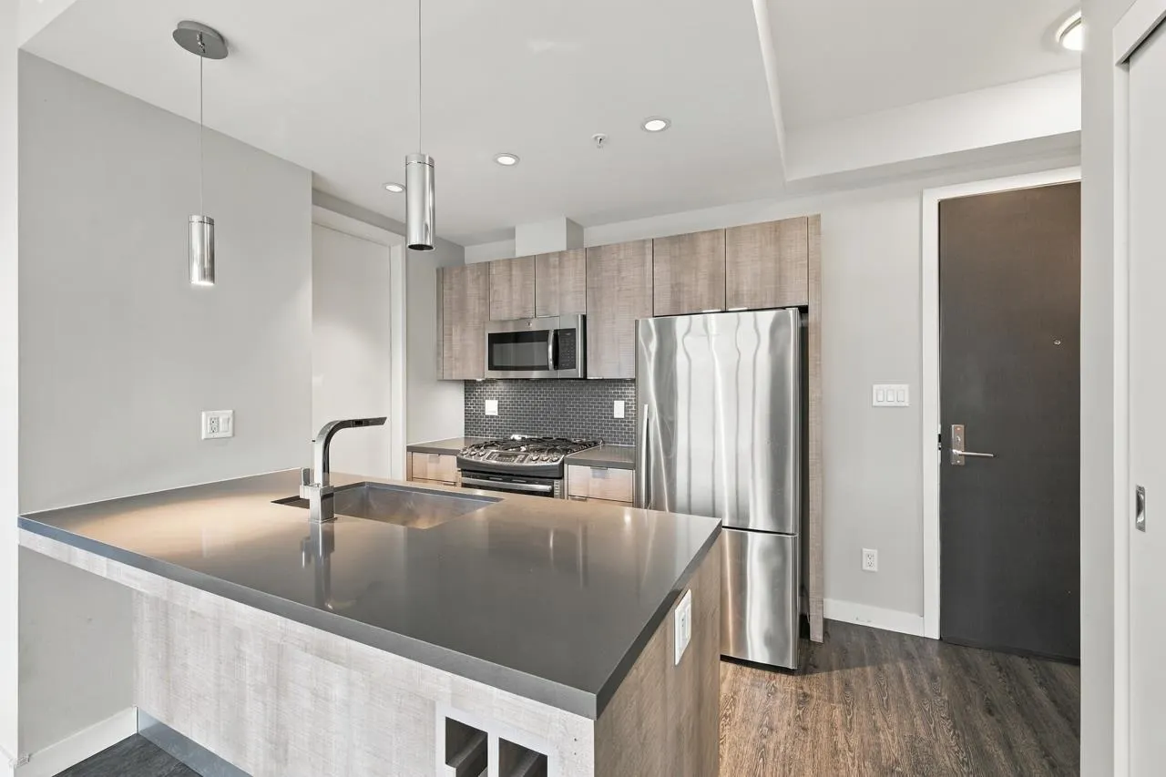 1788 Ontario Street #402