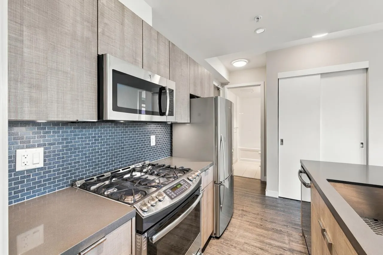 1788 Ontario Street #402
