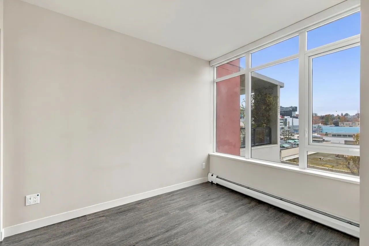 1788 Ontario Street #402