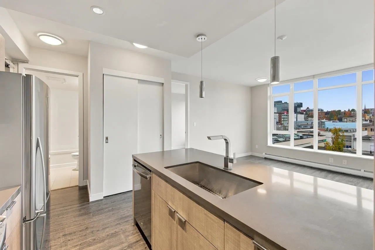 1788 Ontario Street #402