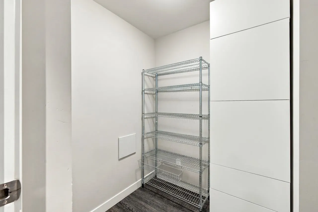 1788 Ontario Street #402