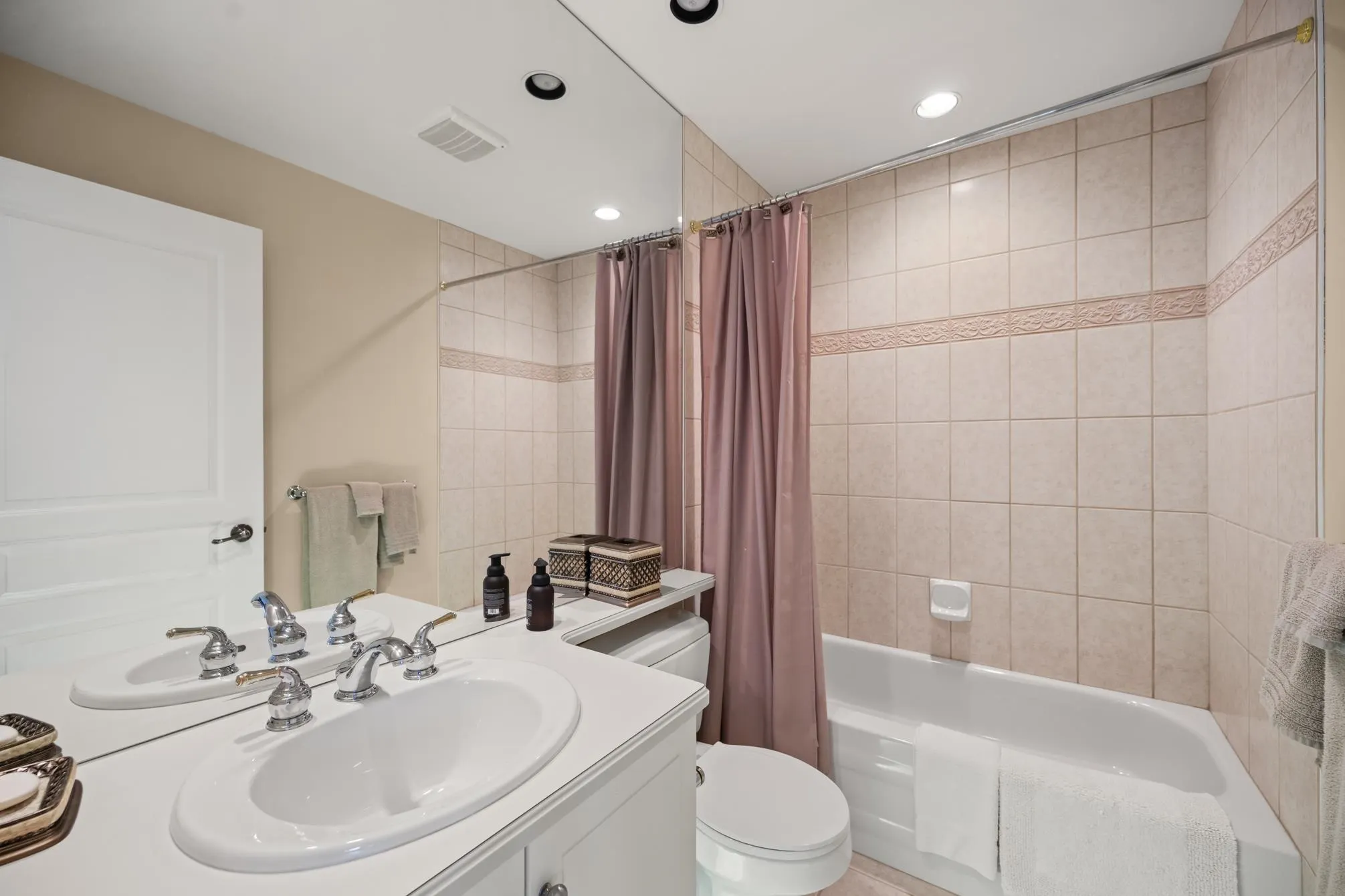 15715 34 Avenue #68