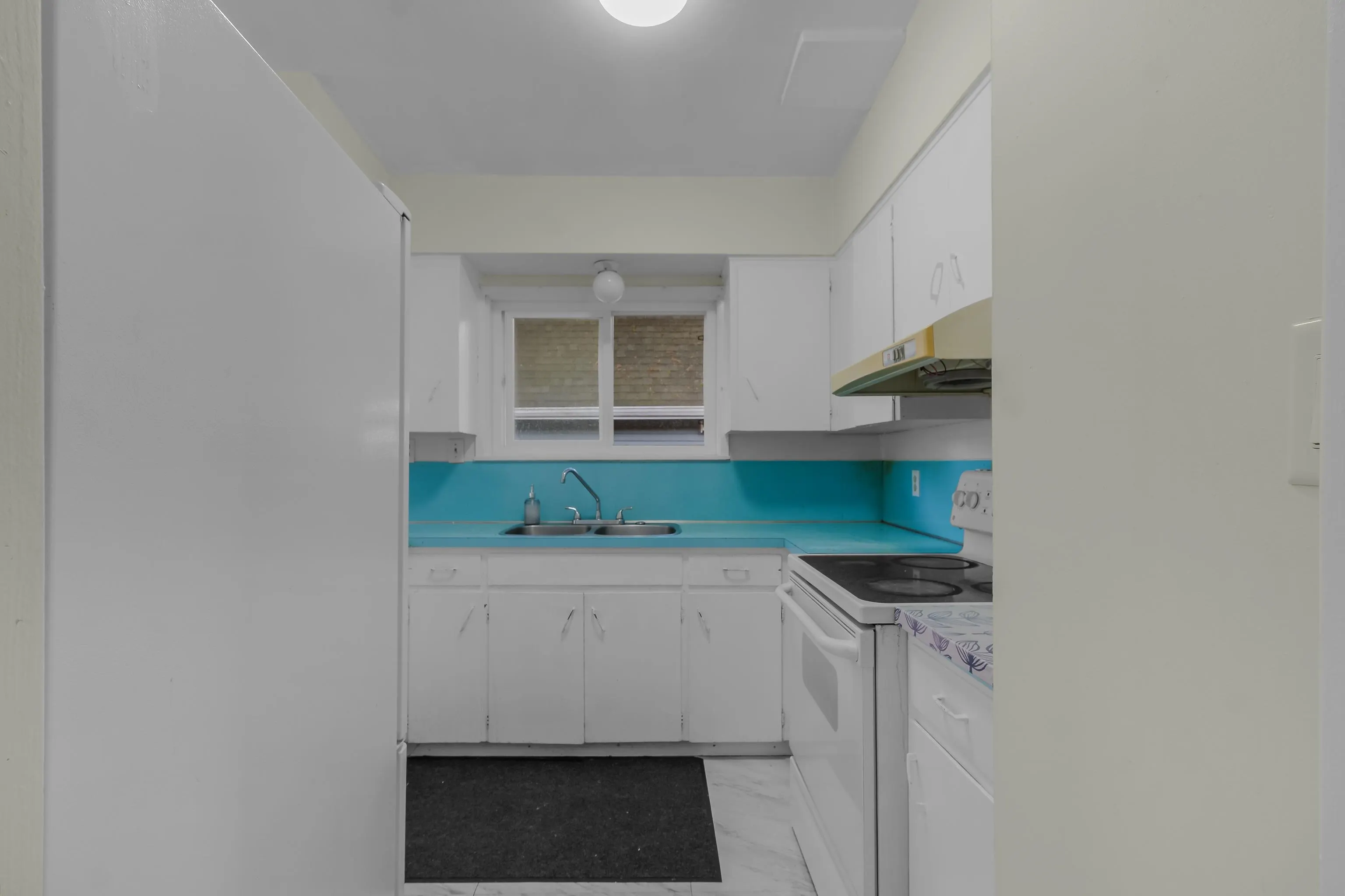 9387 140 Street