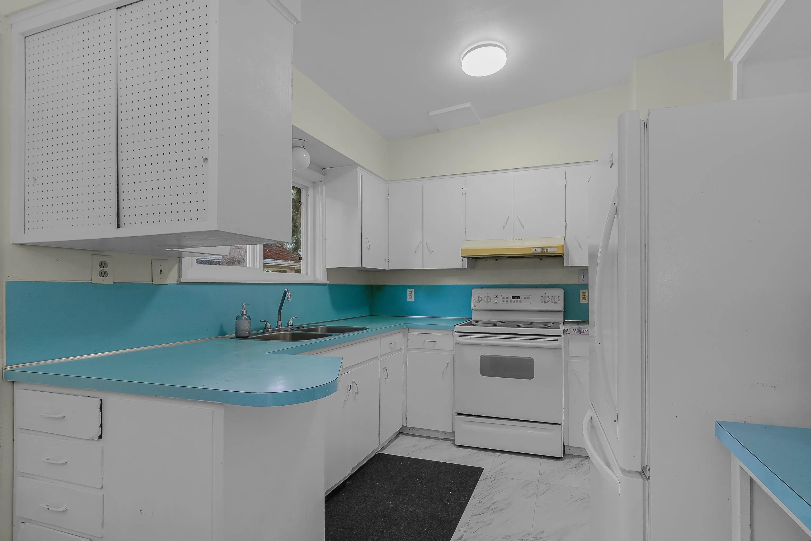 9387 140 Street