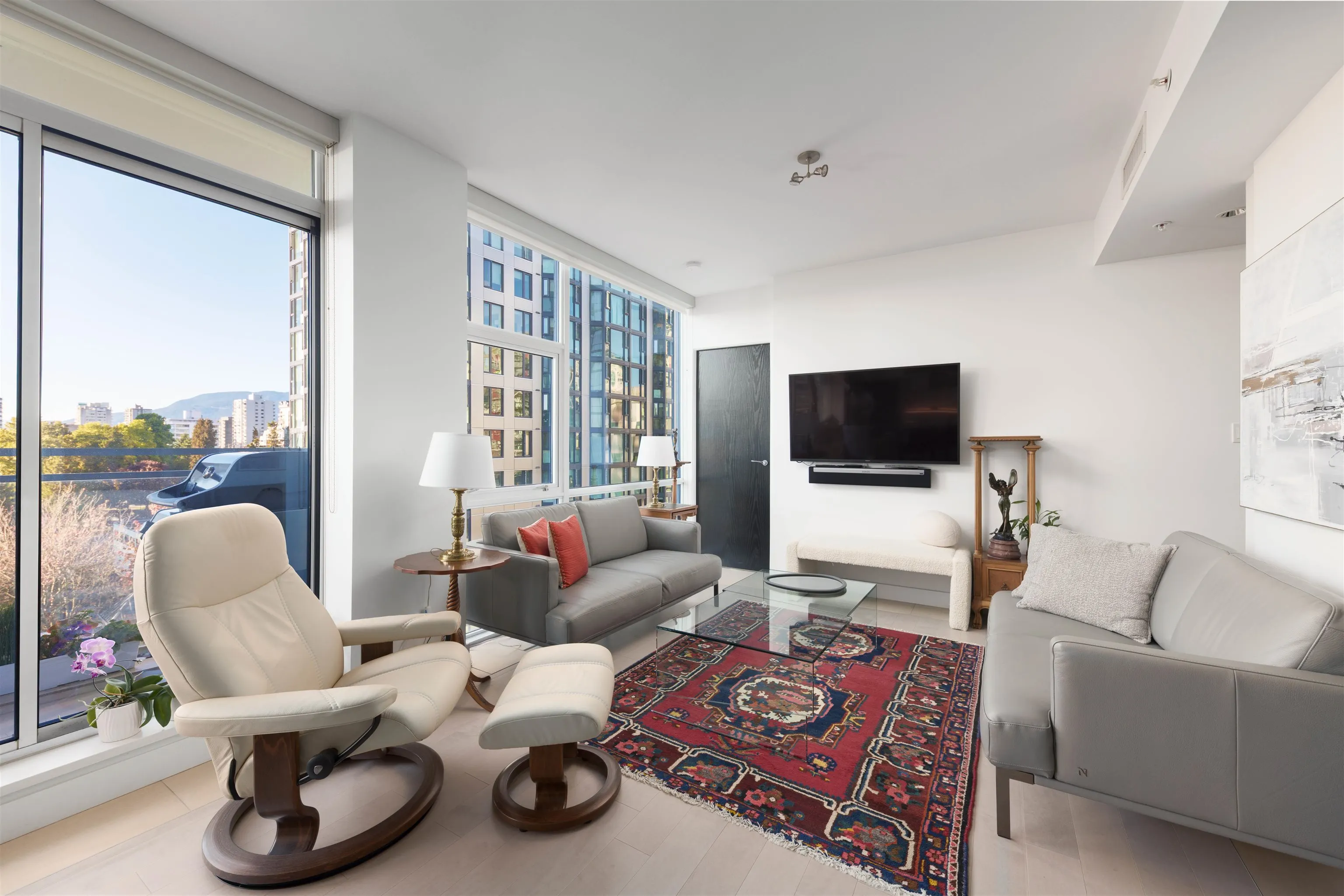 1455 Howe Street #801