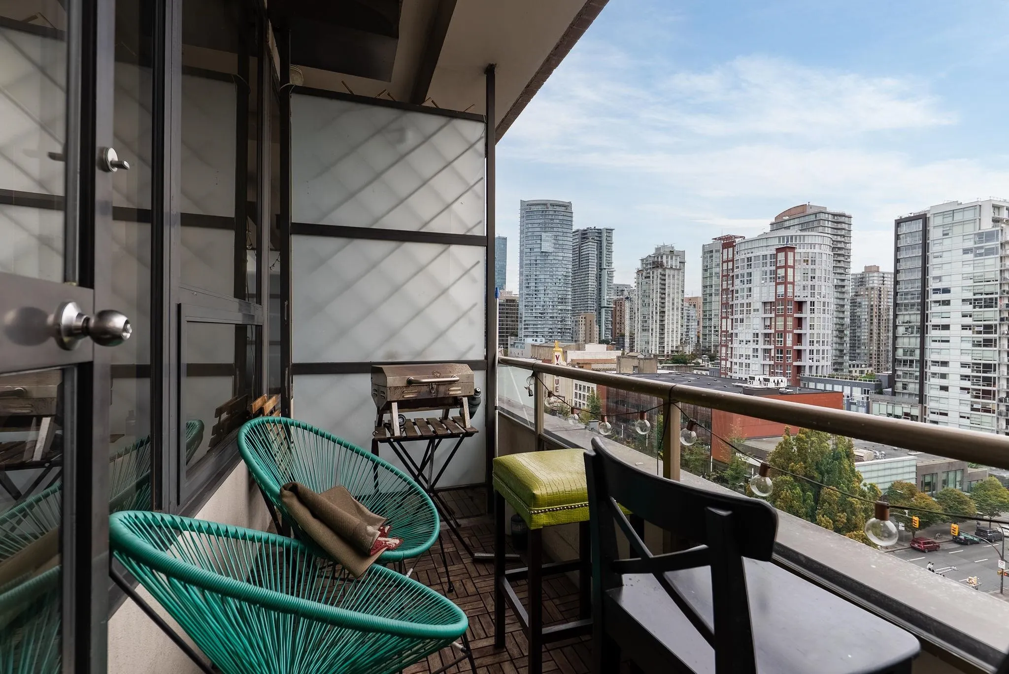 1010 Howe Street #807