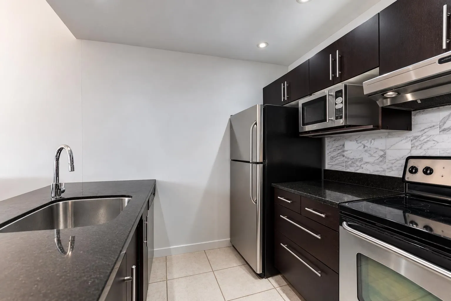1010 Howe Street #807