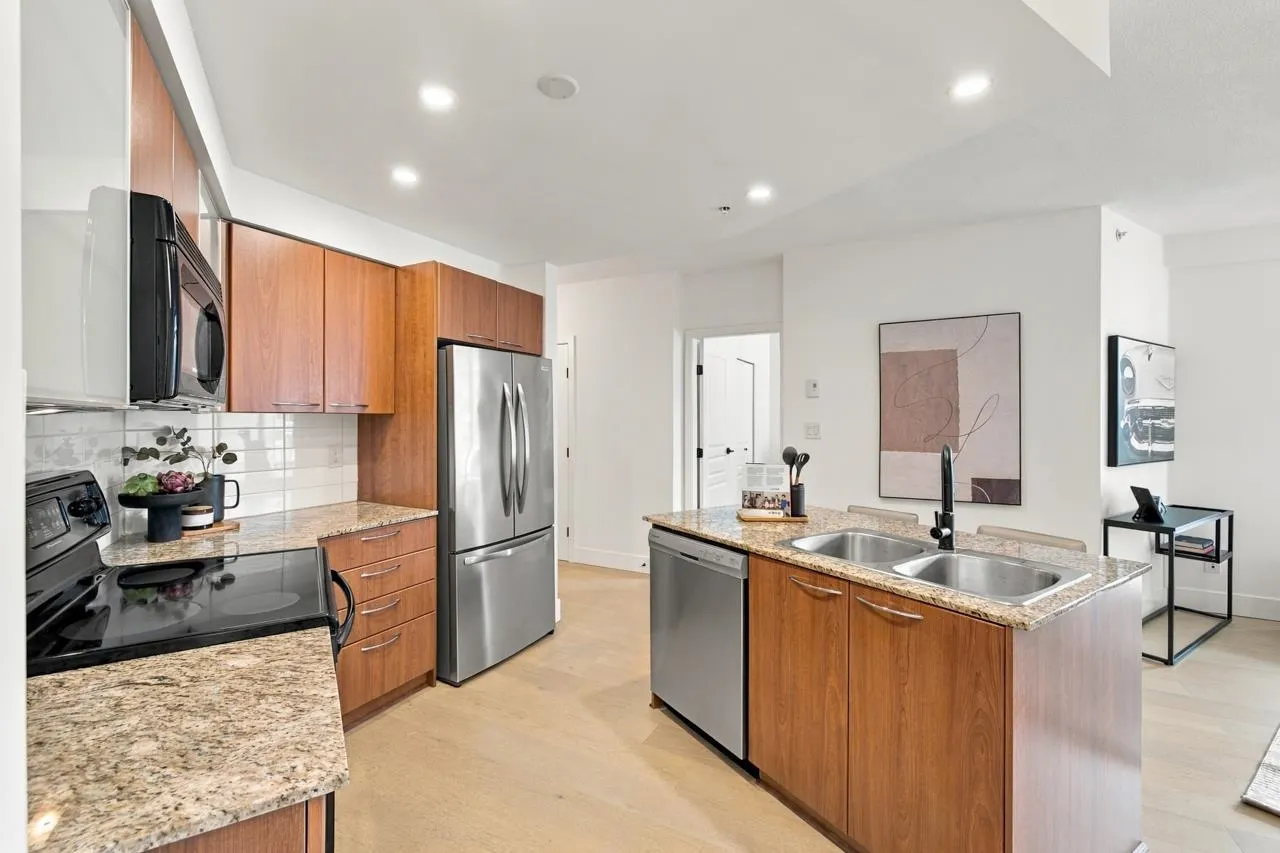 4028 Knight Street #421