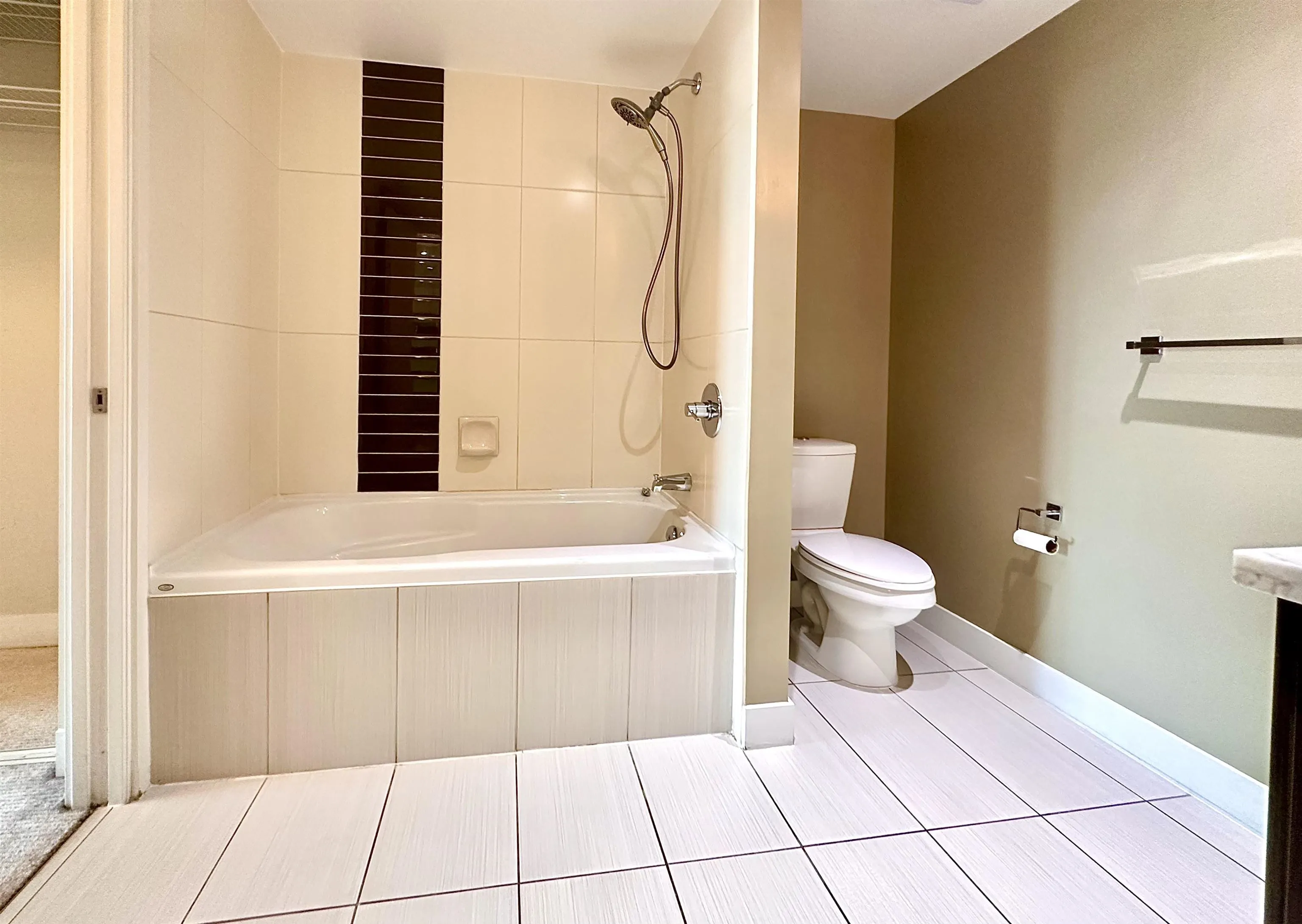 160 W 3rd Street #503