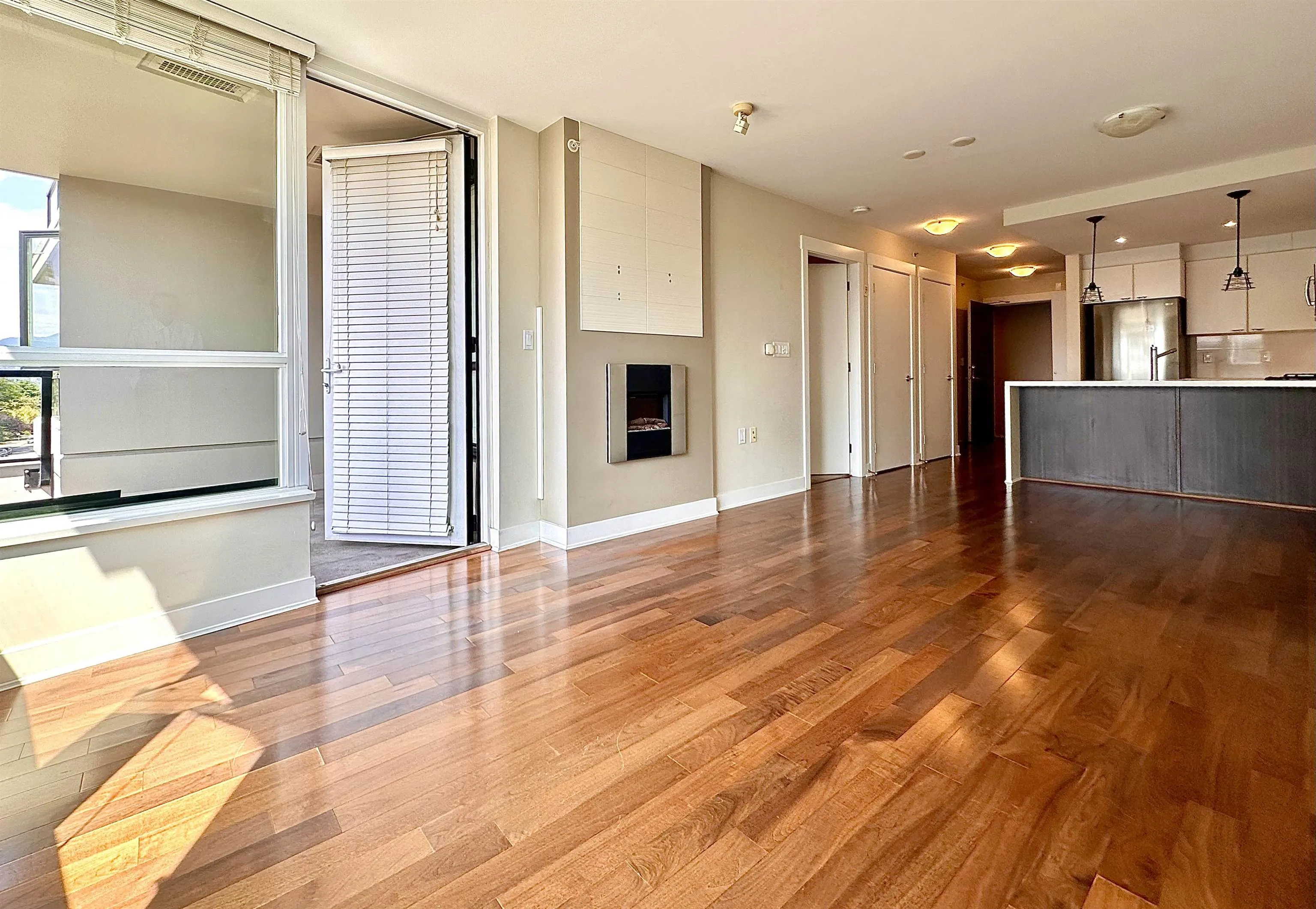160 W 3rd Street #503