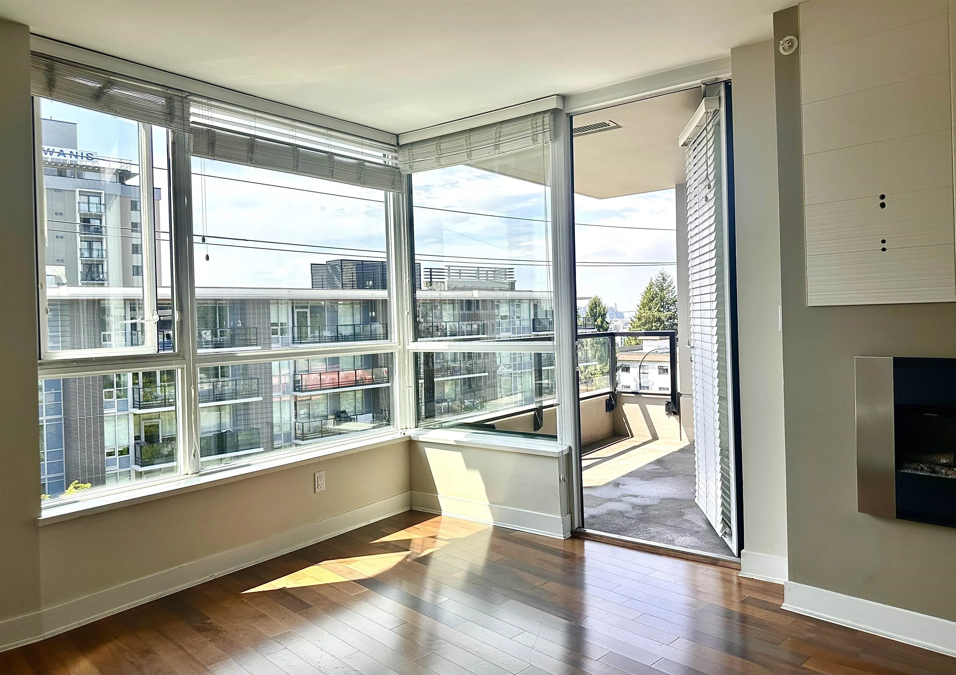 160 W 3rd Street #503