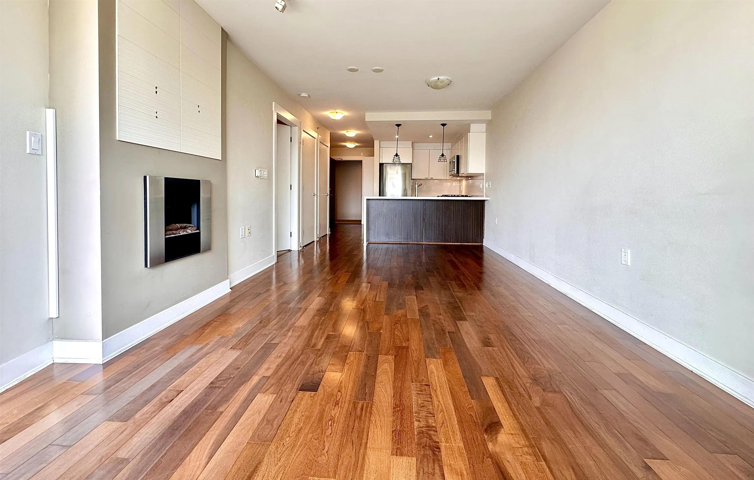 160 W 3rd Street #503