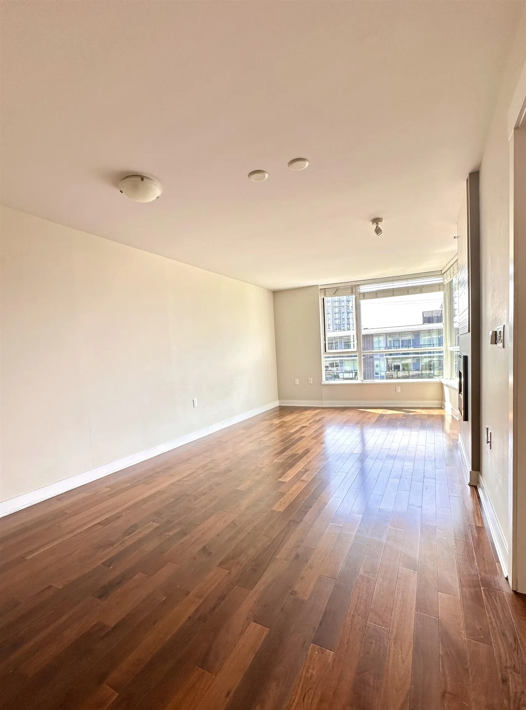 160 W 3rd Street #503