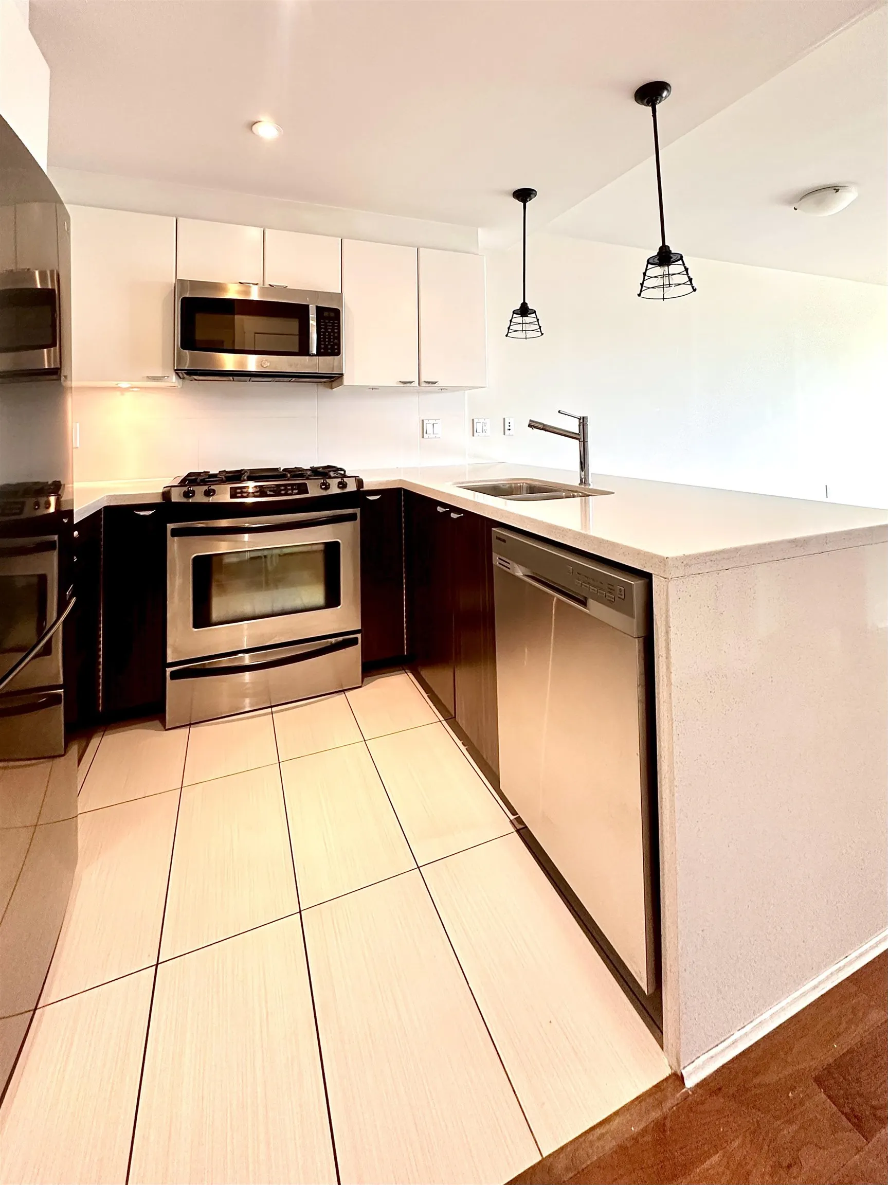 160 W 3rd Street #503