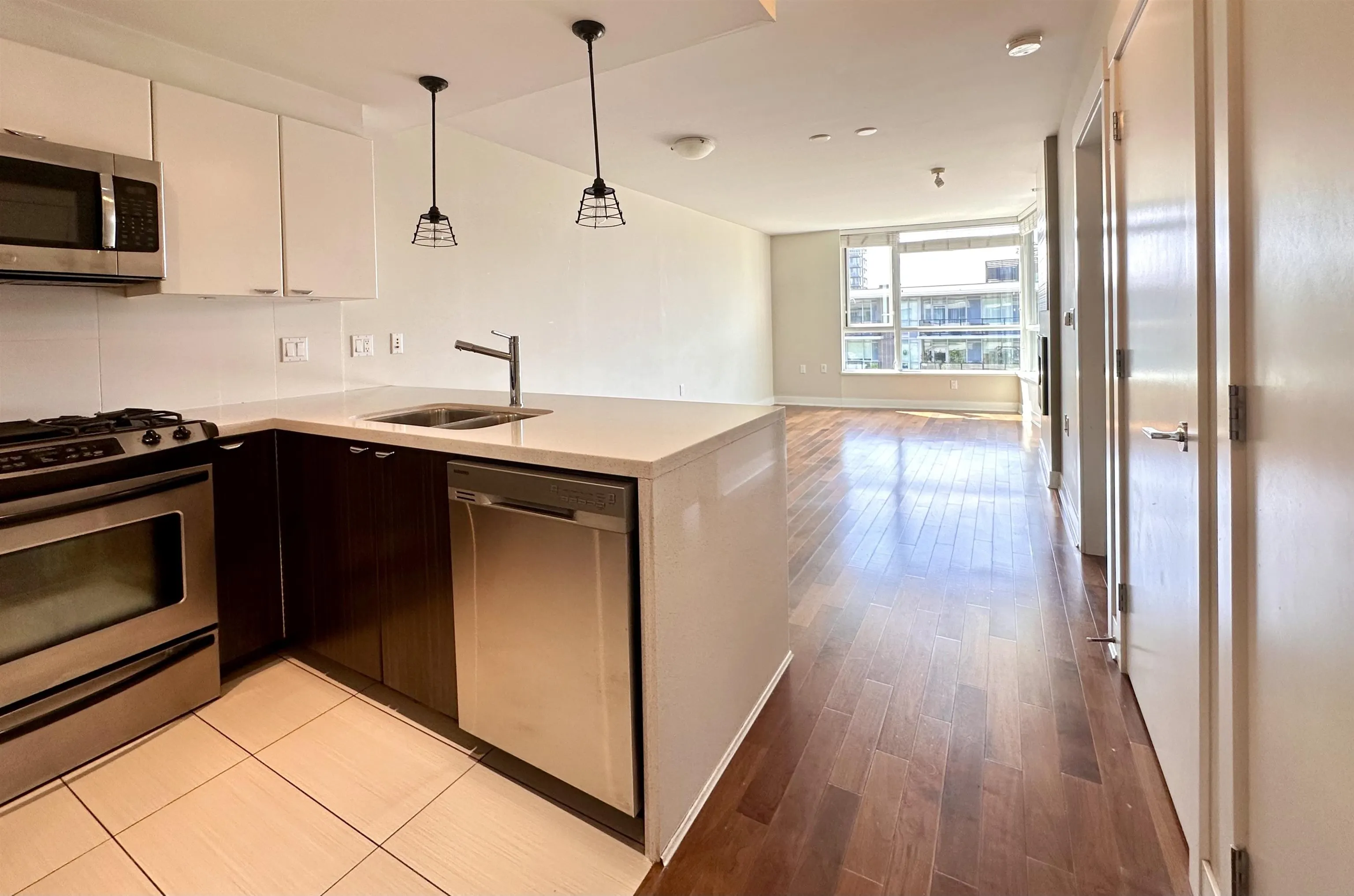 160 W 3rd Street #503