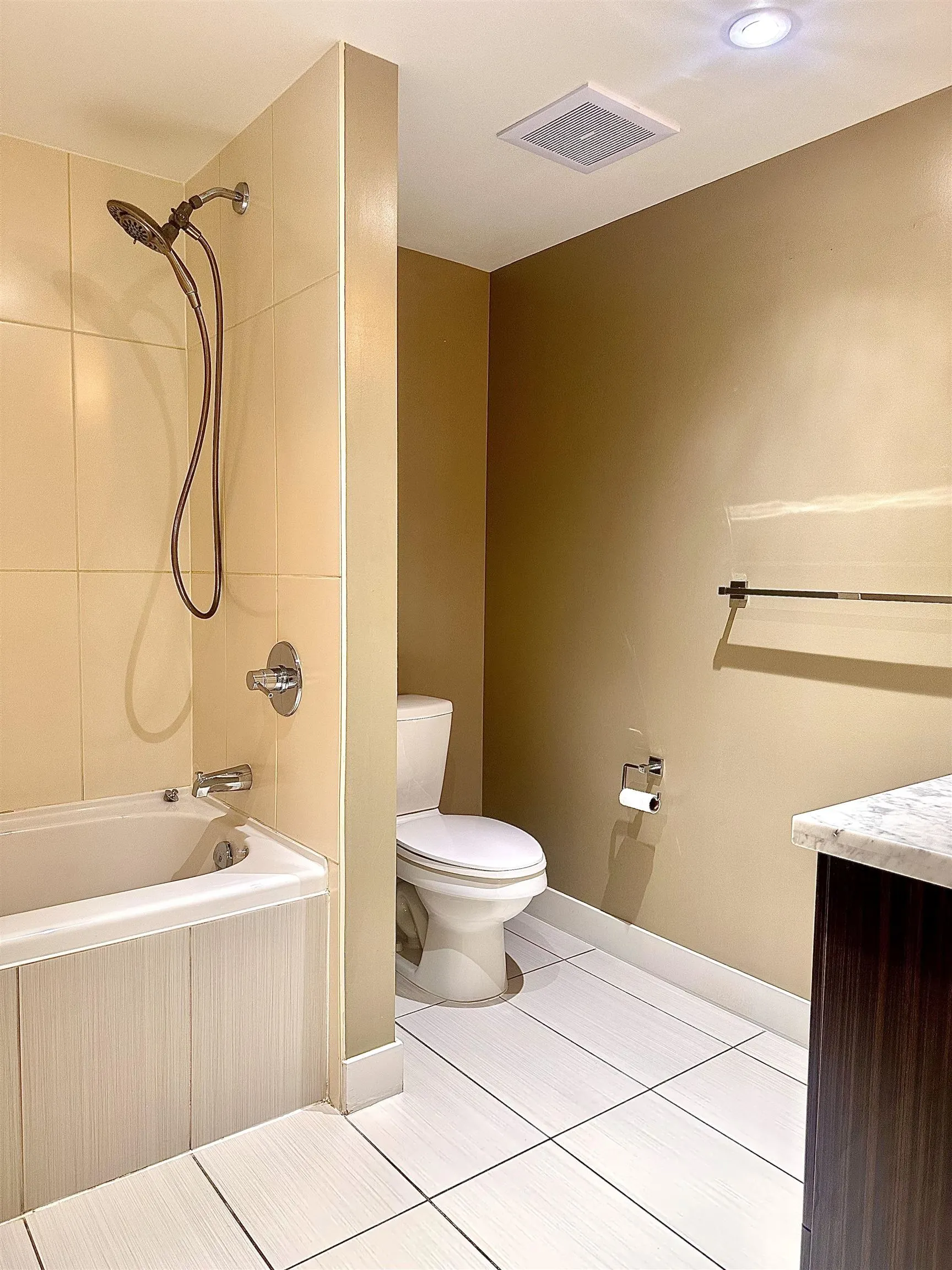 160 W 3rd Street #503