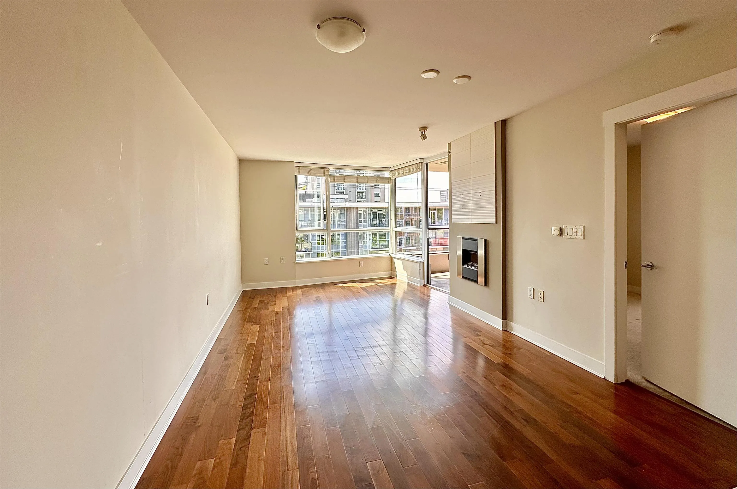 160 W 3rd Street #503