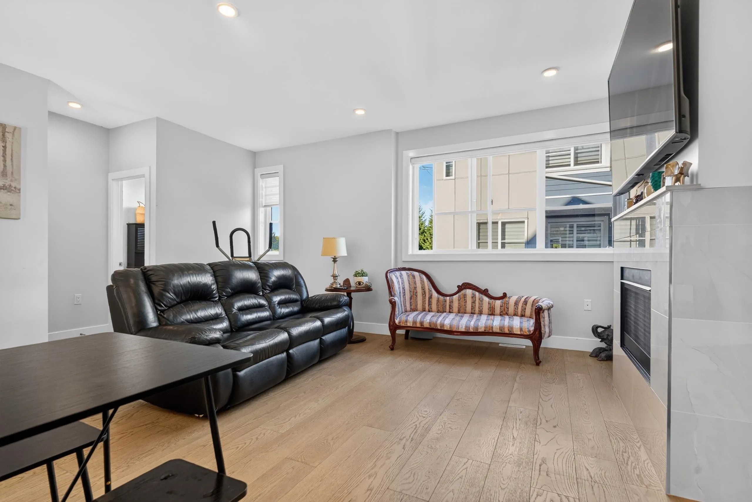 5377 8a Avenue #34