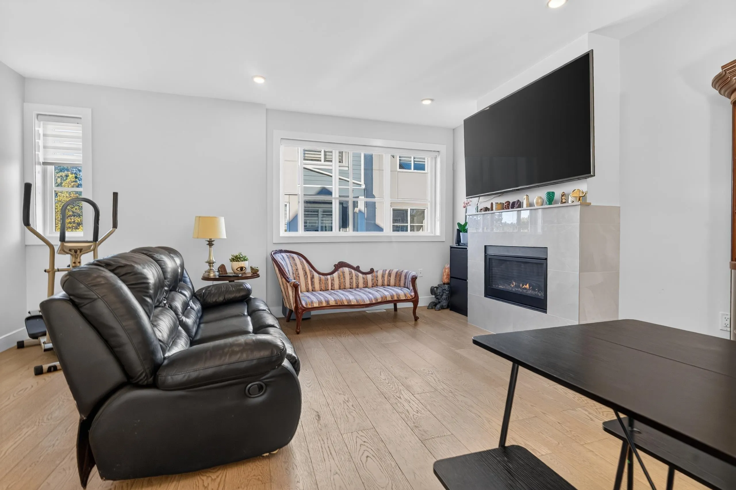 5377 8a Avenue #34