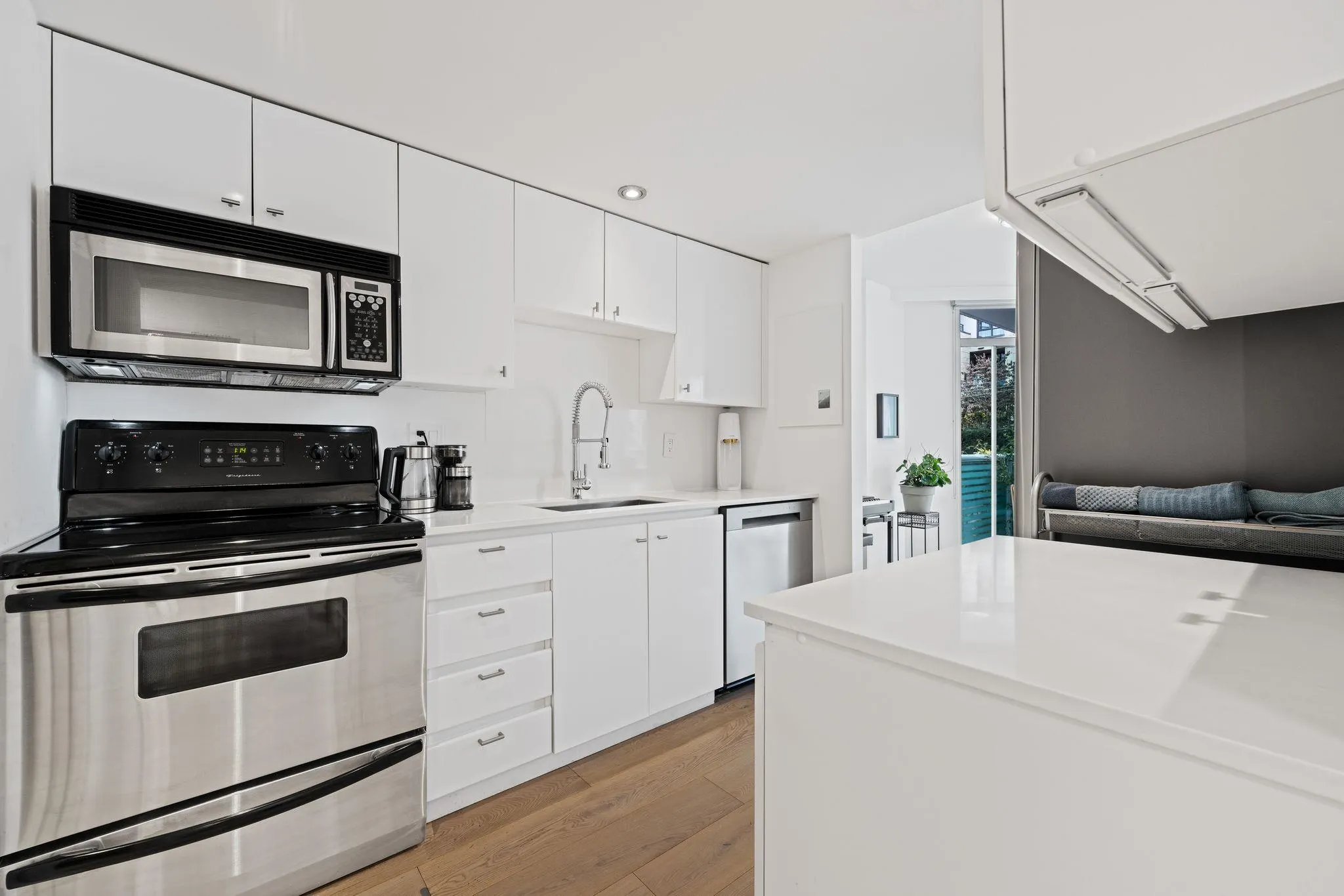 130 E 2nd Street #603