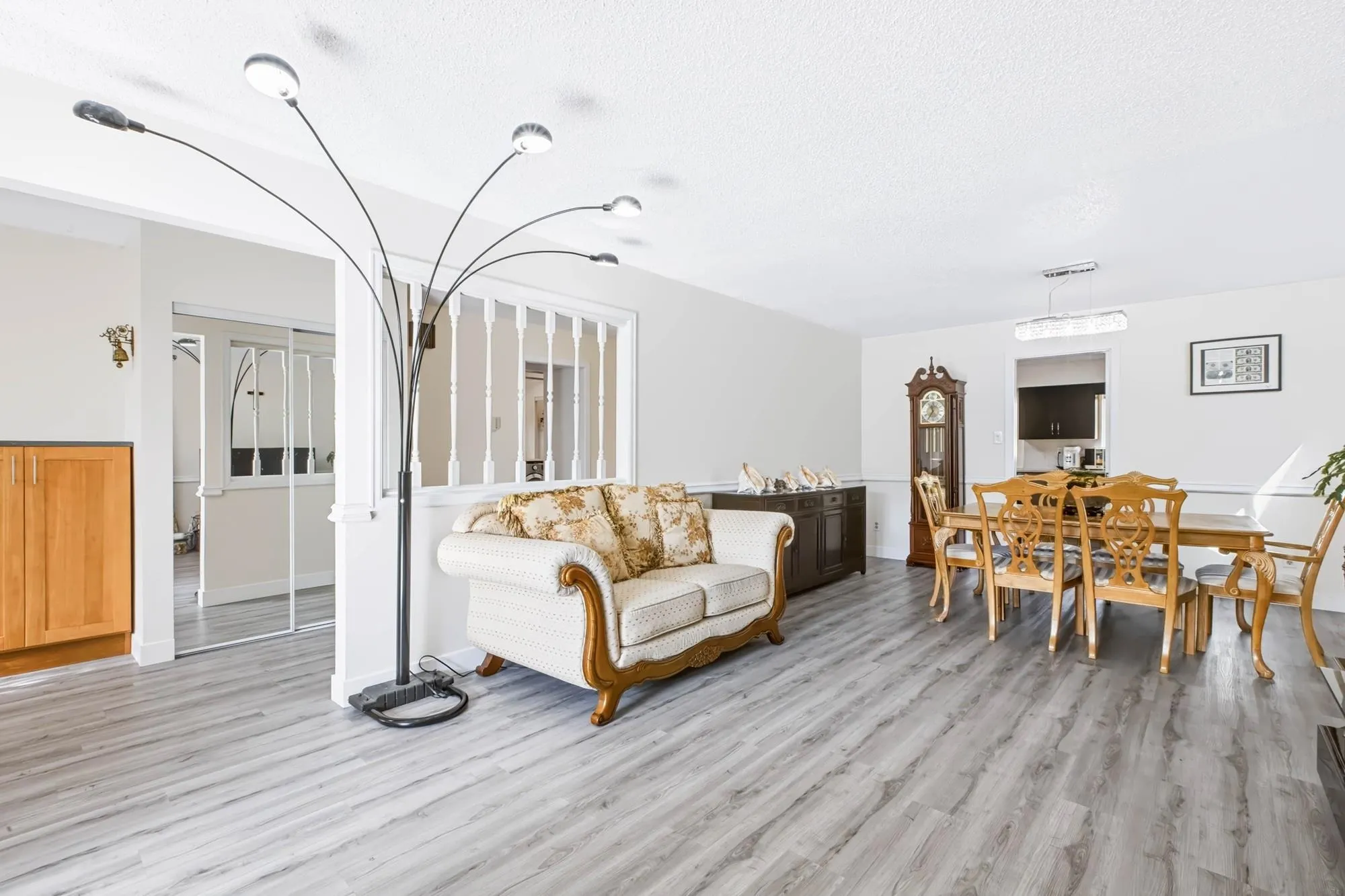 10680 Hollymount Drive