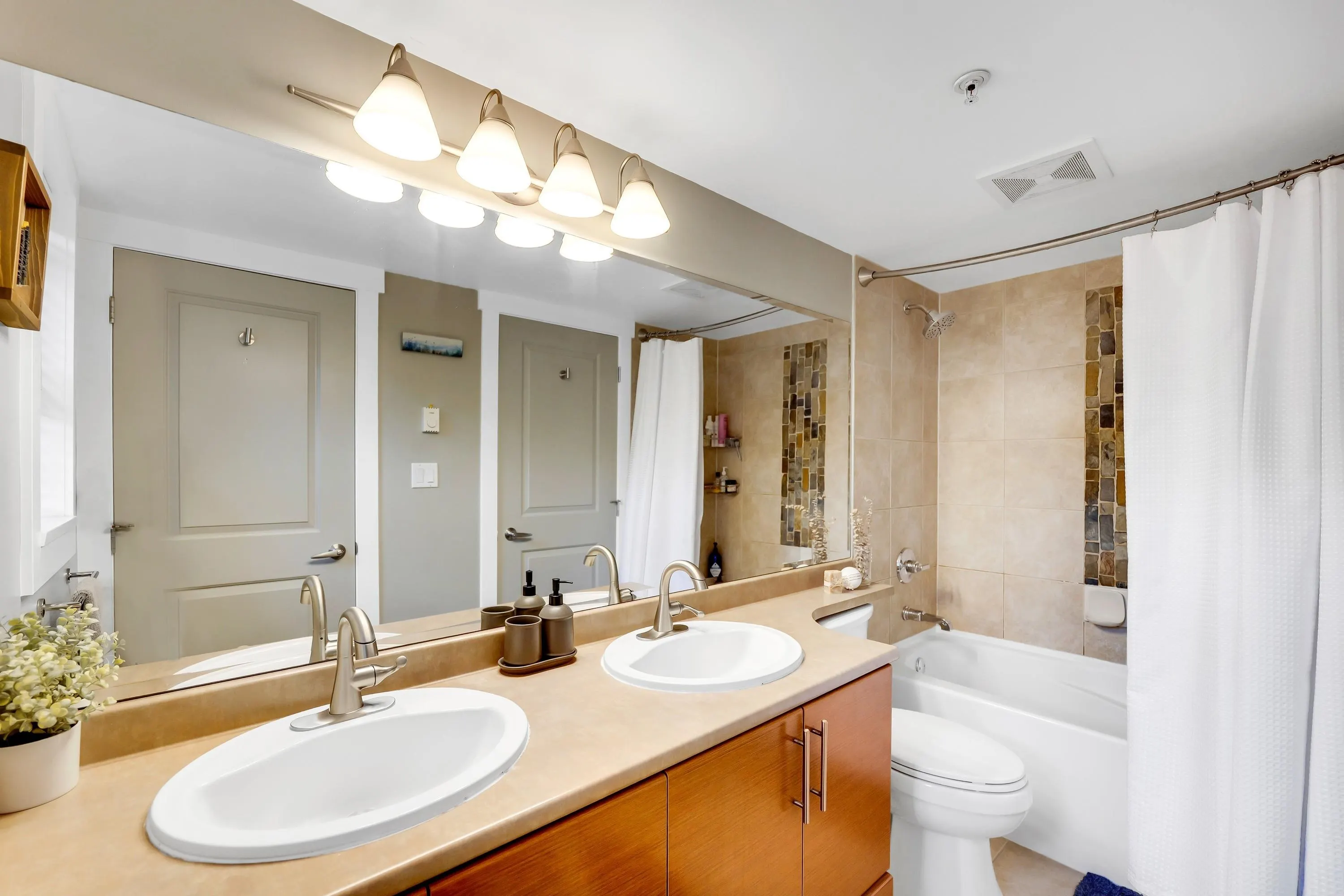 1174 Wingtip Place #102