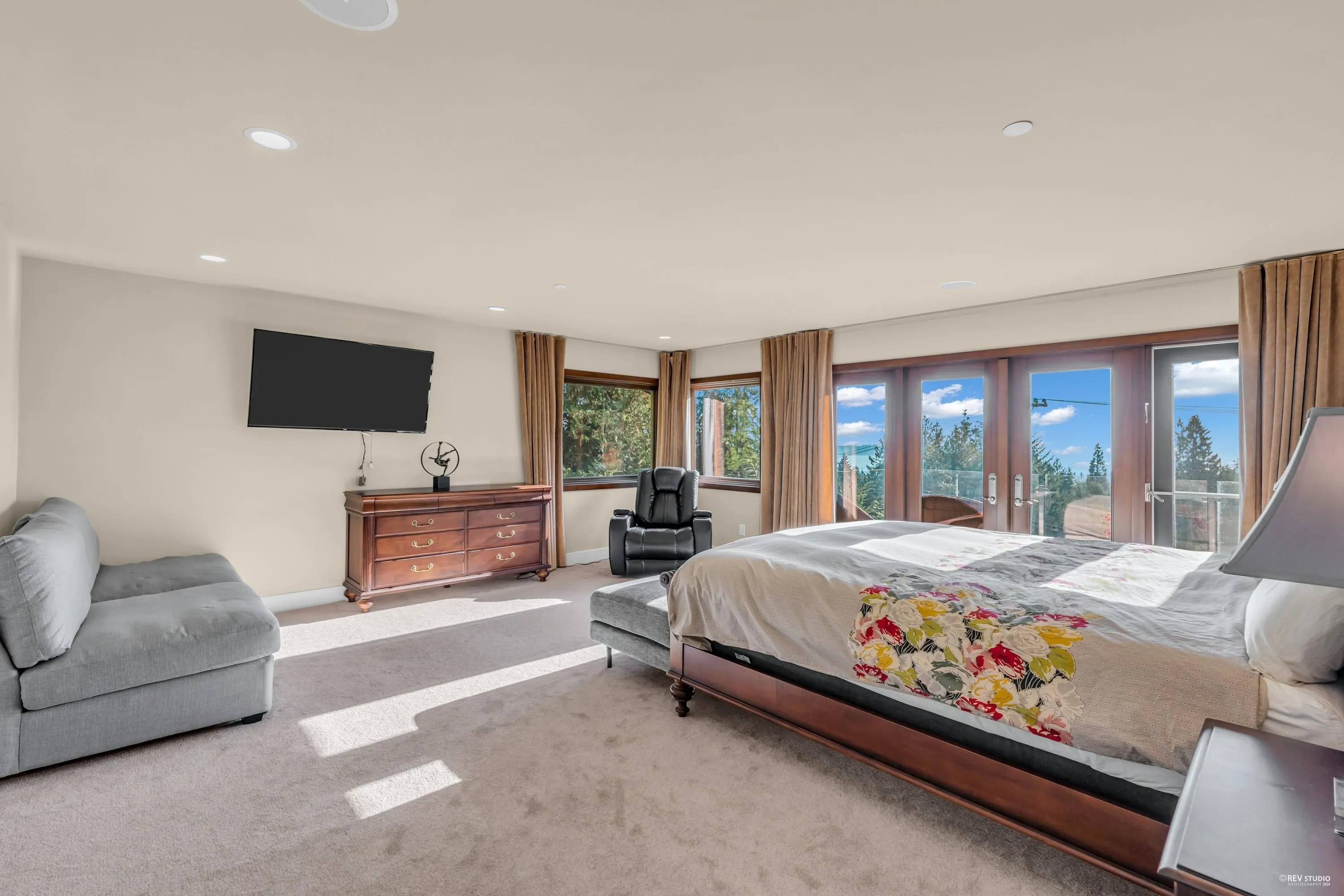 4742 Caulfeild Drive