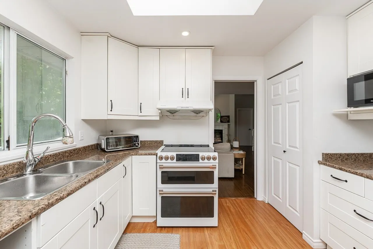 1221 Rochester Avenue