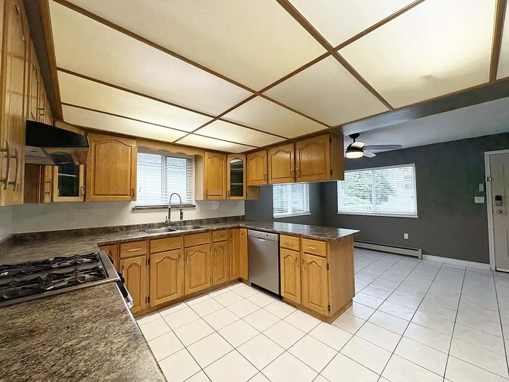 5225 Canada Way #Upper