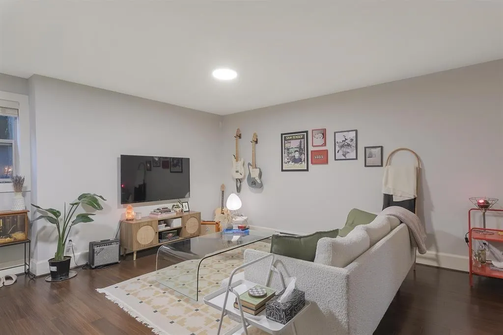518 E 16th Street #Suite