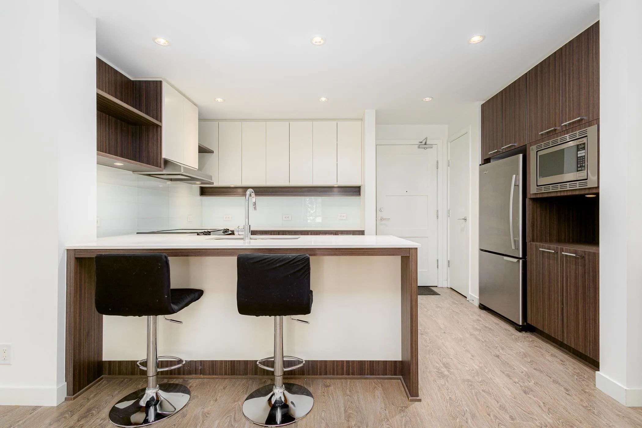 545 Foster Avenue #203
