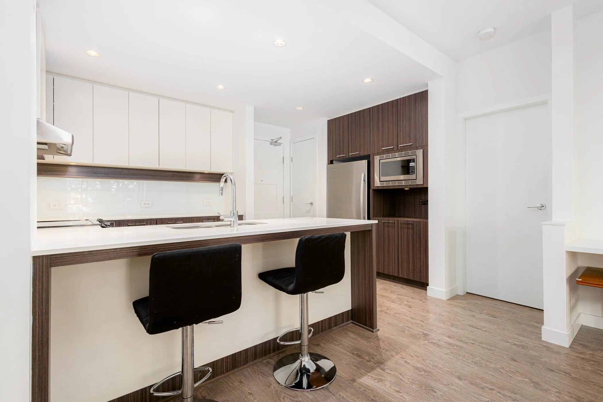 545 Foster Avenue #203